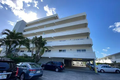 3212 NE 12th St # 204, Pompano Beach FL 33062