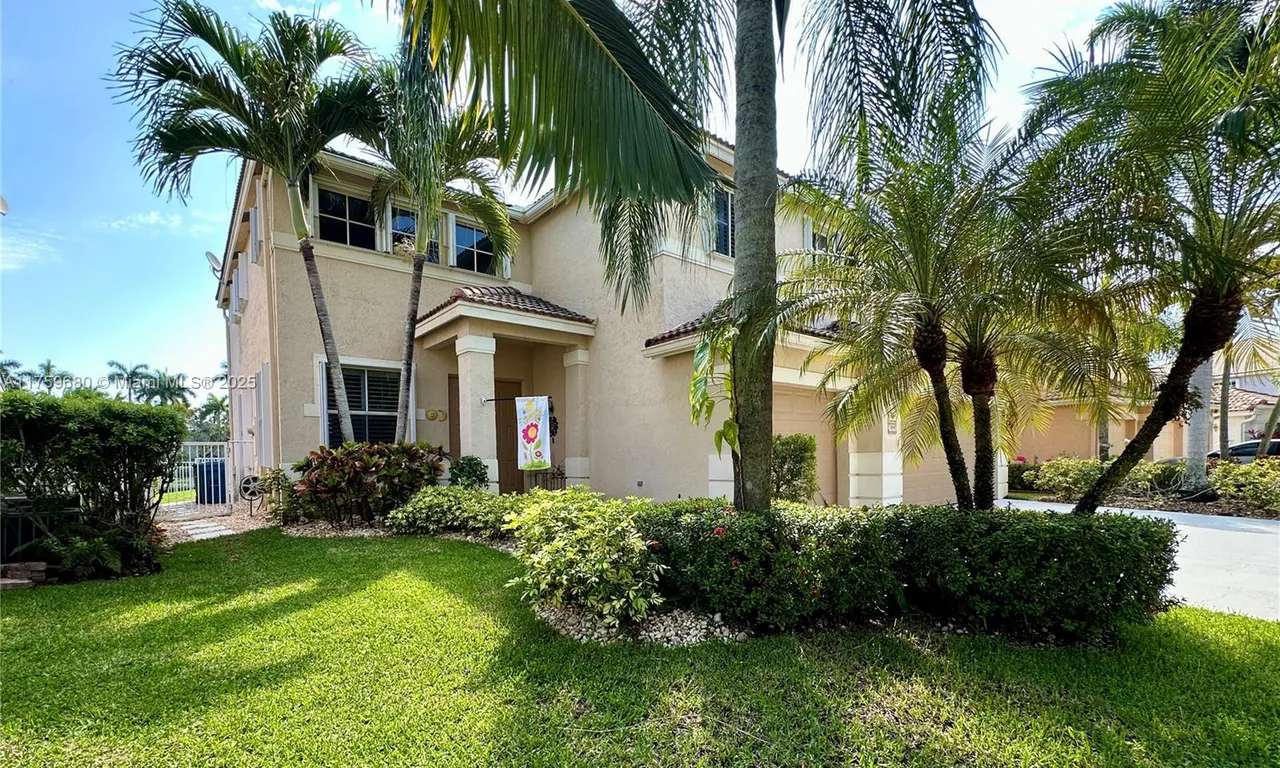 3844 Falcon Ridge Cir, Weston FL 33331