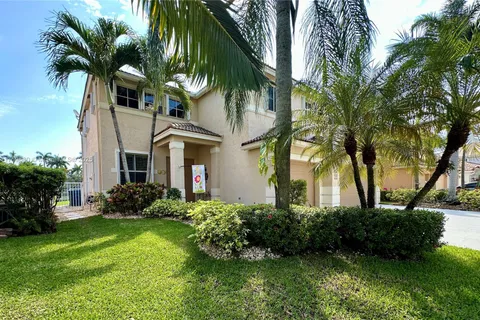 3844 Falcon Ridge Cir, Weston FL 33331