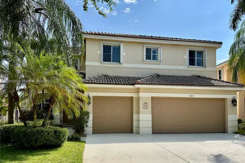 3844 Falcon Ridge Cir, Weston FL 33331