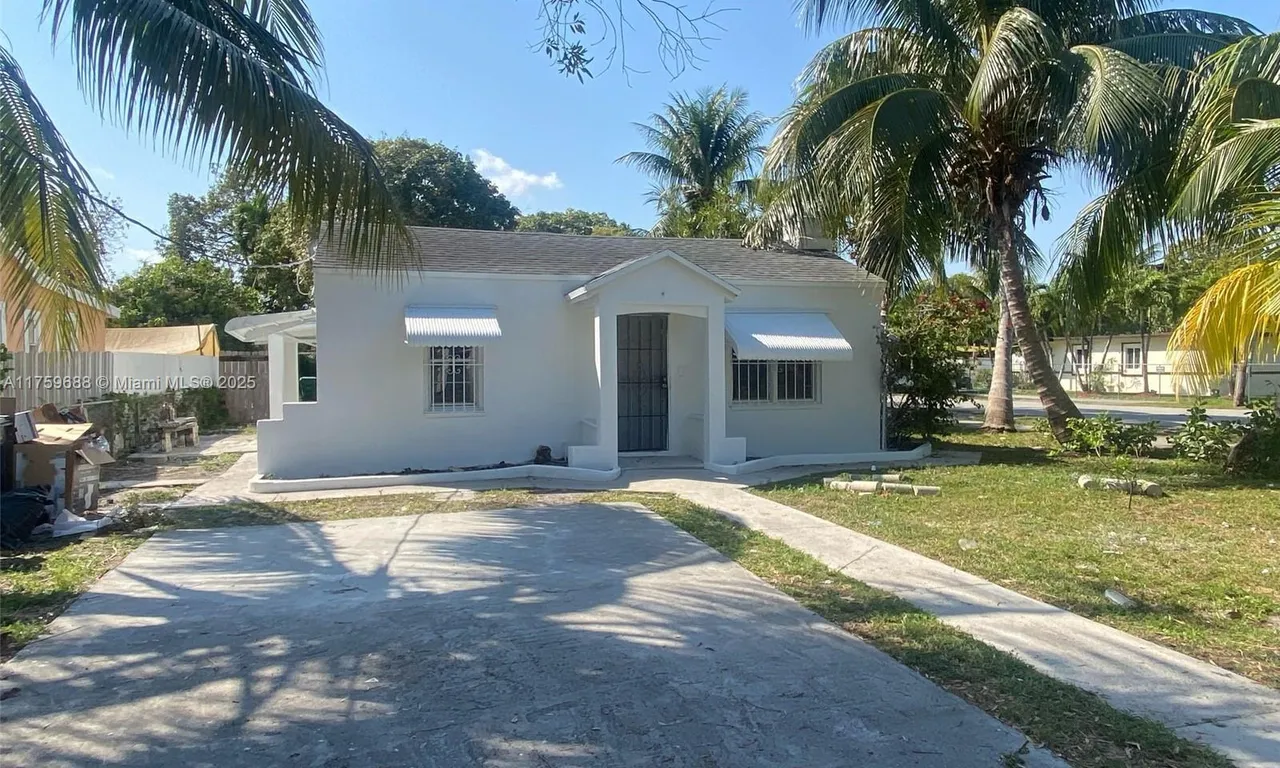 894 NW 108th St, Miami FL 33168