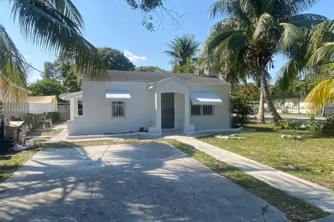 894 NW 108th St, Miami FL 33168