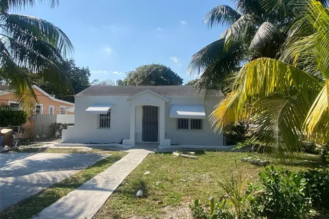 894 NW 108th St, Miami FL 33168