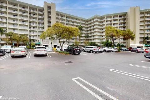 2334 S Cypress Bend Dr # 504, Pompano Beach FL 33069