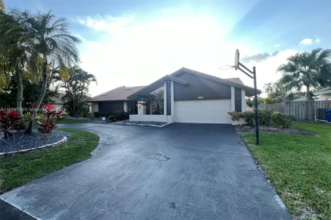 1000 NW 113th Way, Coral Springs FL 33071