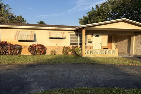 2691 NW 43rd Ter, Lauderhill FL 33313