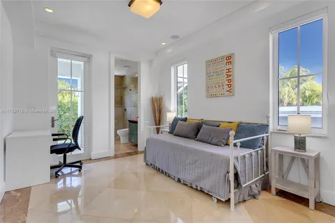 350 Redwood Ln # 1, Key Biscayne FL 33149