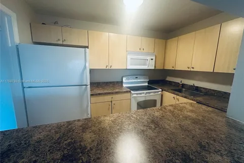 4176 Inverrary Dr # 306, Lauderhill FL 33319