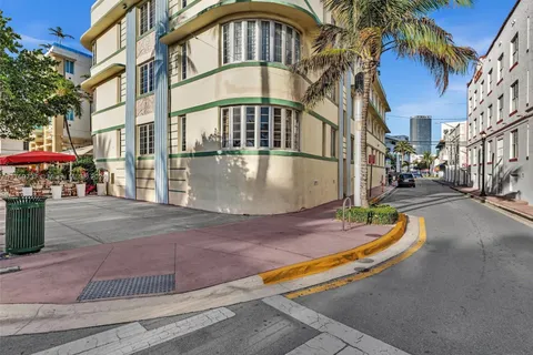 530 Ocean Dr # 104A, Miami Beach FL 33139