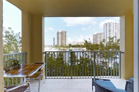 19877 E Country Club Dr # 304, Aventura FL 33180