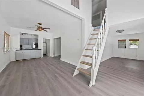 30 SW 5th St # 1, Dania Beach FL 33004