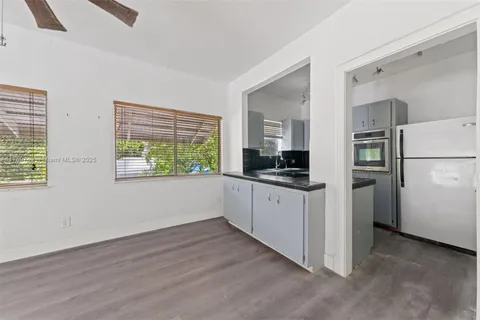 30 SW 5th St # 1, Dania Beach FL 33004