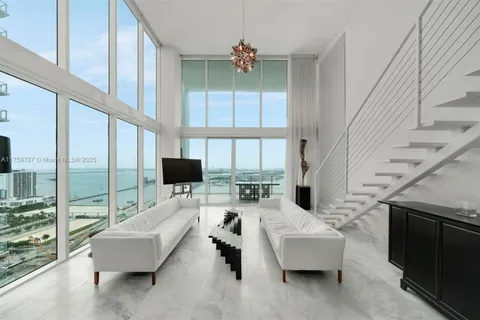 1040 Biscayne Blvd # 3304, Miami FL 33132