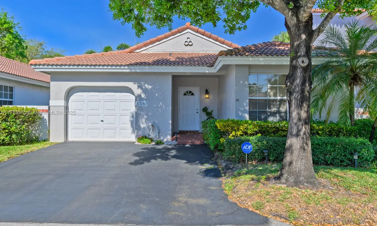 1363 Seagrape Cir, Weston FL 33326