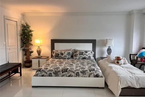 9801 Collins Ave # 5Q, Bal Harbour FL 33154