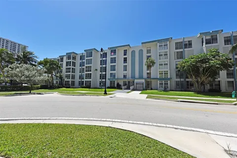 17570 Atlantic Blvd # 114, Sunny Isles Beach FL 33160