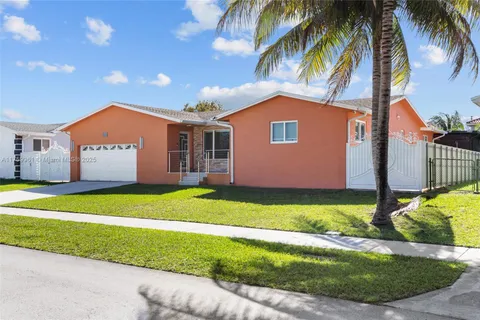 9020 SW 202nd Ter, Cutler Bay FL 33189