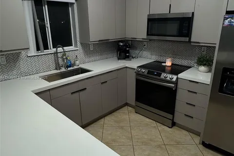 8583 SW 214th Ter # 0, Cutler Bay FL 33189
