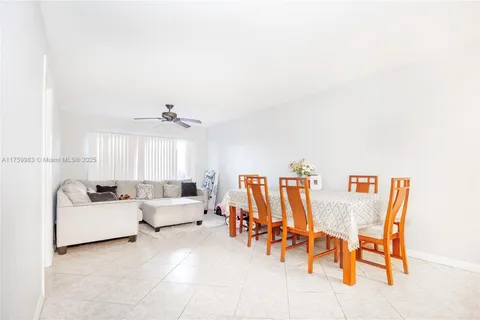 941 NW 45th St # 7, Deerfield Beach FL 33064