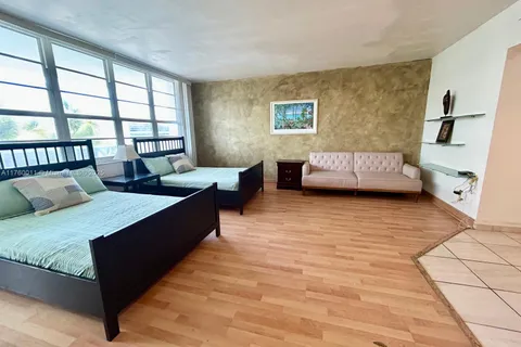 100 Lincoln Rd # 329, Miami Beach FL 33139