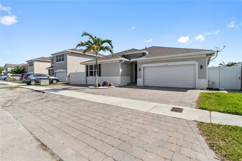 27601 SW 134th Ct, Homestead FL 33032