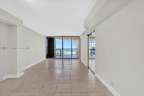 6767 Collins Ave # 707, Miami Beach FL 33141