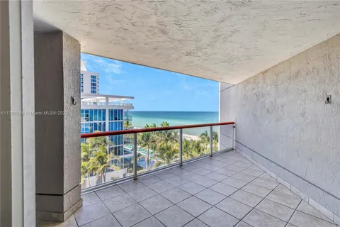 6767 Collins Ave # 707, Miami Beach FL 33141