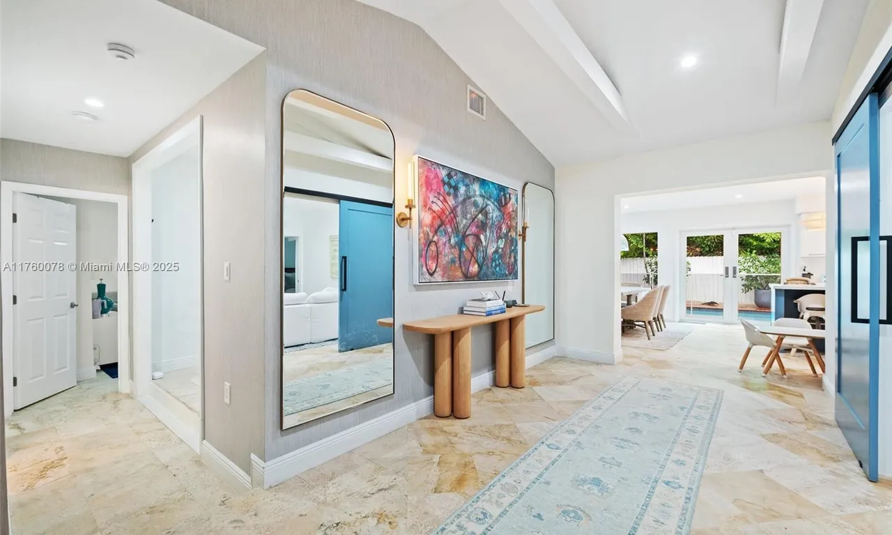 200 W Mashta Dr, Key Biscayne FL 33149