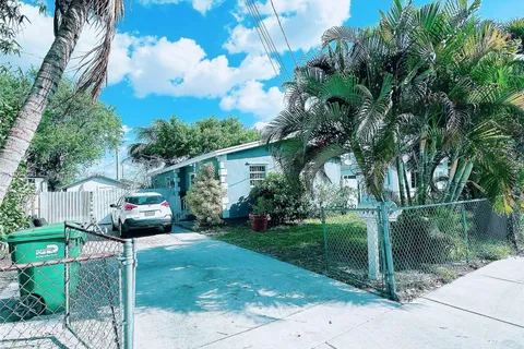 1945 NW 155th St, Miami Gardens FL 33054