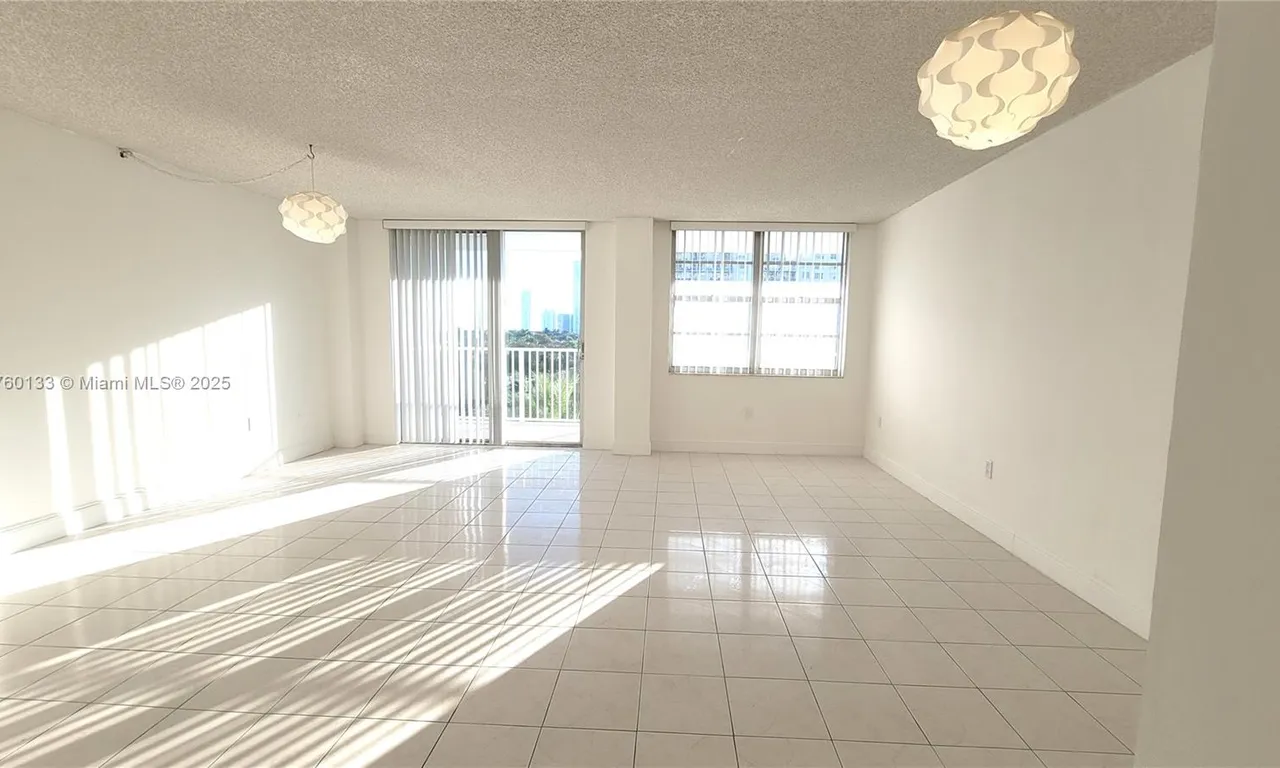 2801 NE 183rd St # 504W, Aventura FL 33160