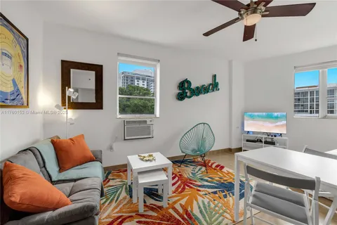 255 W 24th St # 542, Miami Beach FL 33140