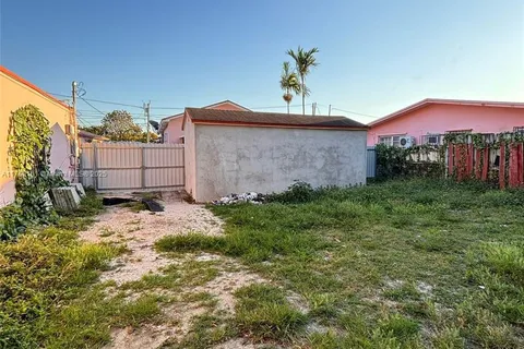 2345 NW 31st St, Miami FL 33142