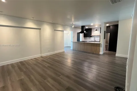 6749 Crooked Palm Ln, Miami Lakes FL 33014