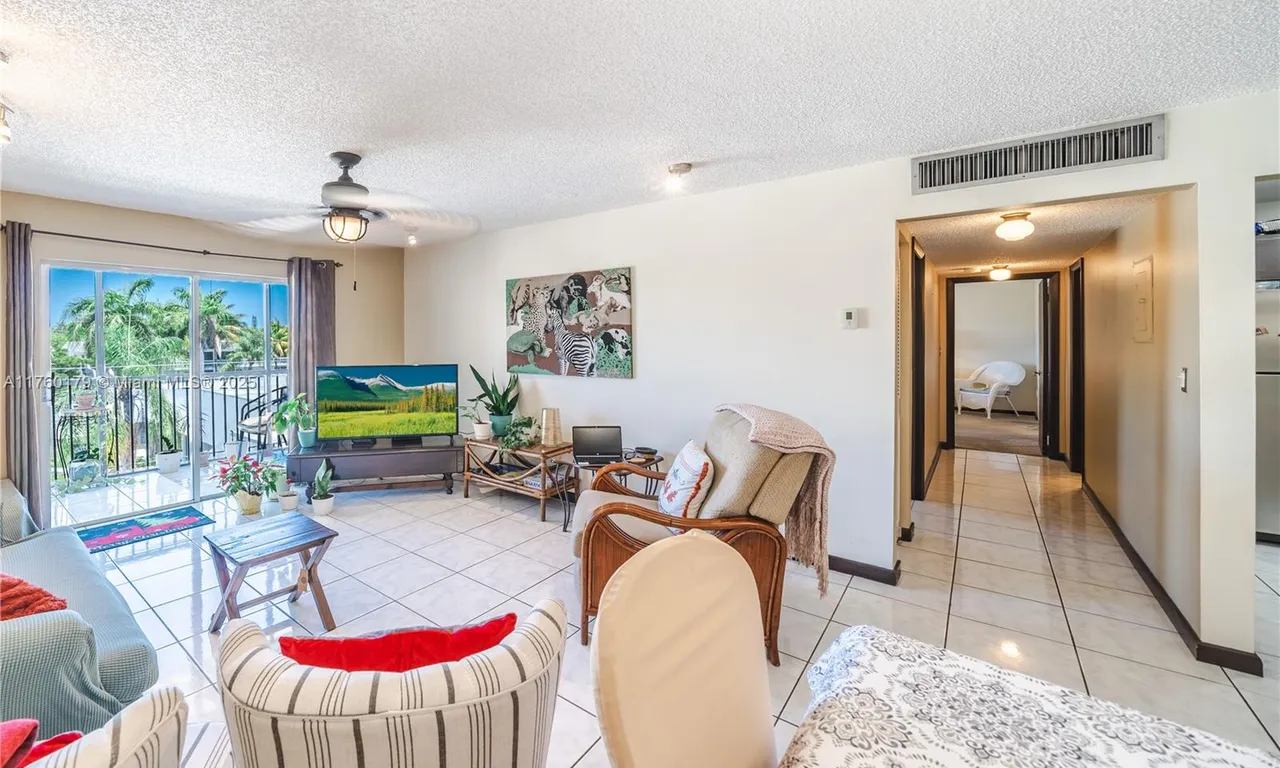 701 NE 1st Ct # 303, Hallandale Beach FL 33009