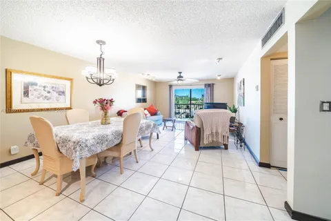 701 NE 1st Ct # 303, Hallandale Beach FL 33009