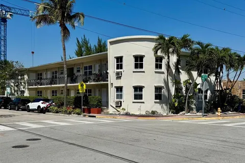 605 77th St # 3, Miami Beach FL 33141