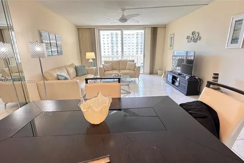 1825 S Ocean Dr # 912, Hallandale Beach FL 33009