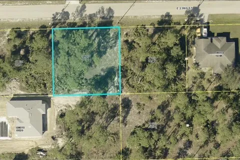 2902 E 23rd ST, Other City - In The State Of Florida FL 33920