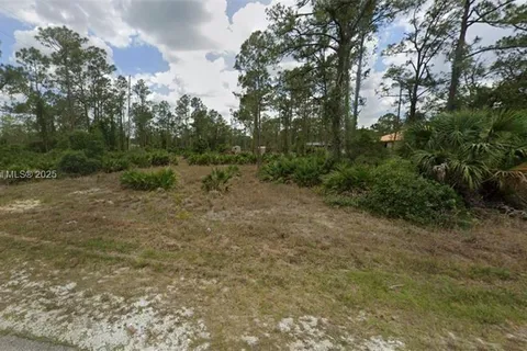 2902 E 23rd ST, Other City - In The State Of Florida FL 33920