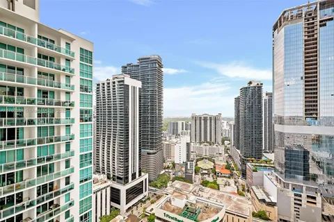 950 Brickell Bay Dr # 3700, Miami FL 33131