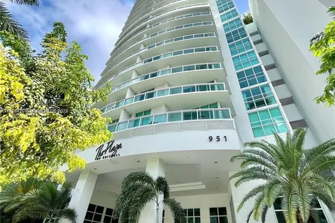 951 Brickell Ave # 3403, Miami FL 33131