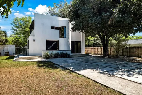 12033 SW 82nd Ave, Pinecrest FL 33156