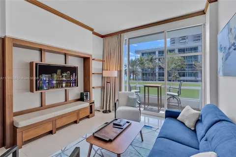 6801 Collins Ave # 214, Miami Beach FL 33141