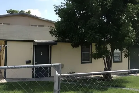 3 NE 75th St, Miami FL 33138