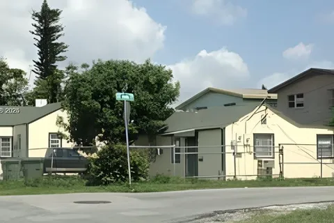 3 NE 75th St, Miami FL 33138