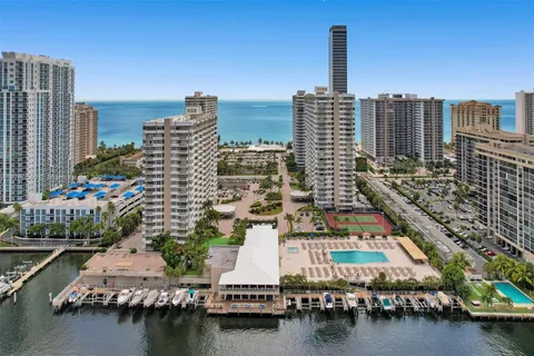 1965 S Ocean Dr # 18J, Hallandale Beach FL 33009