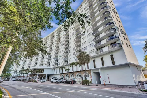 6039 Collins Ave # 1736, Miami Beach FL 33140