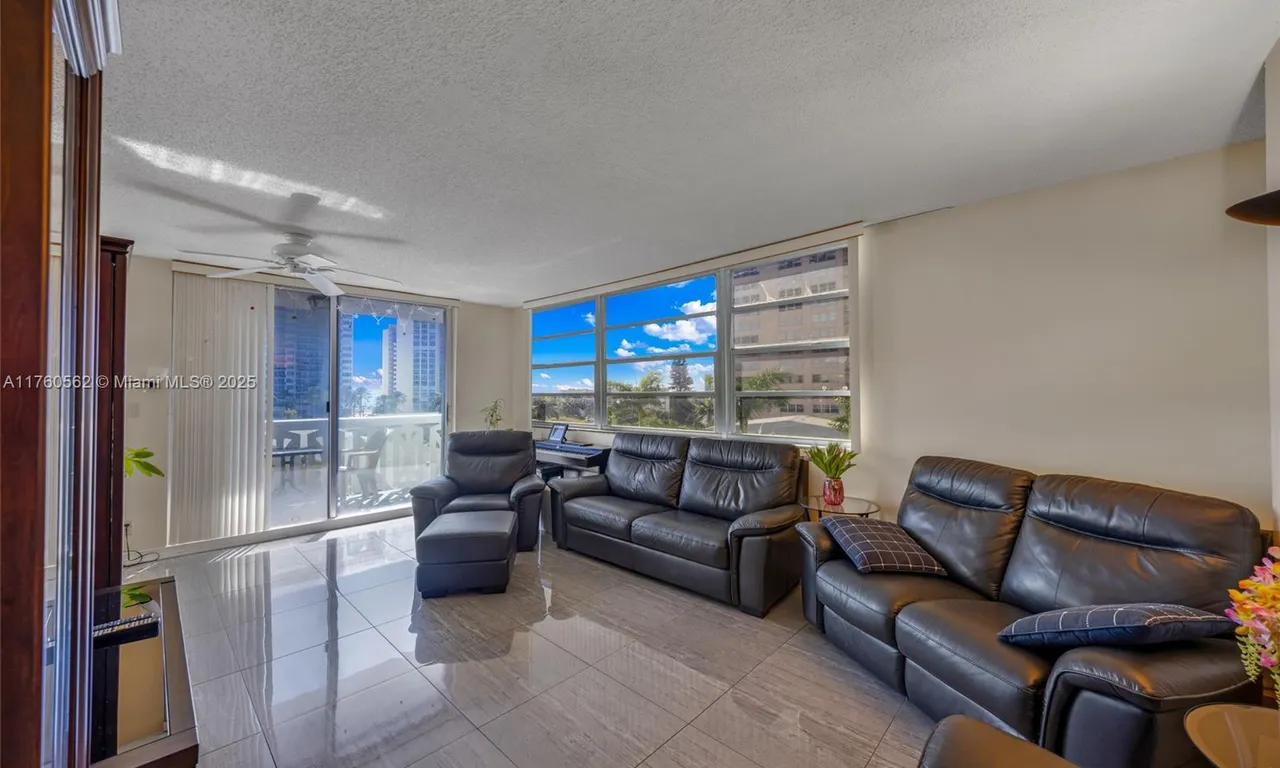 3113 S Ocean Dr # 506, Hallandale Beach FL 33009