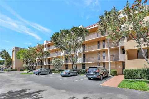 6239 Coral Lake Dr # 403, Margate FL 33063