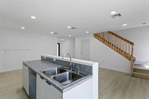 534 NW 7th St # 1, Florida City FL 33034